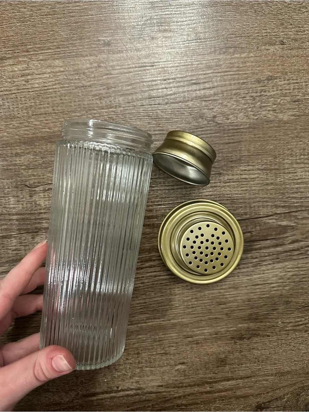 Threshold ribbed glass